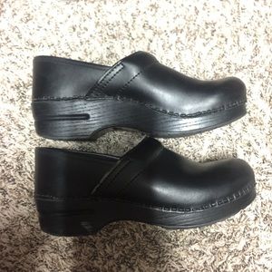 Black Leather Danskos